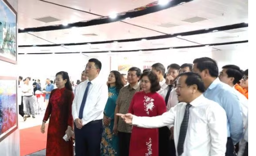 Triển lãm ảnh “Bắc Ninh xưa và nay”: Gìn giữ ký ức để kiến tạo tương lai